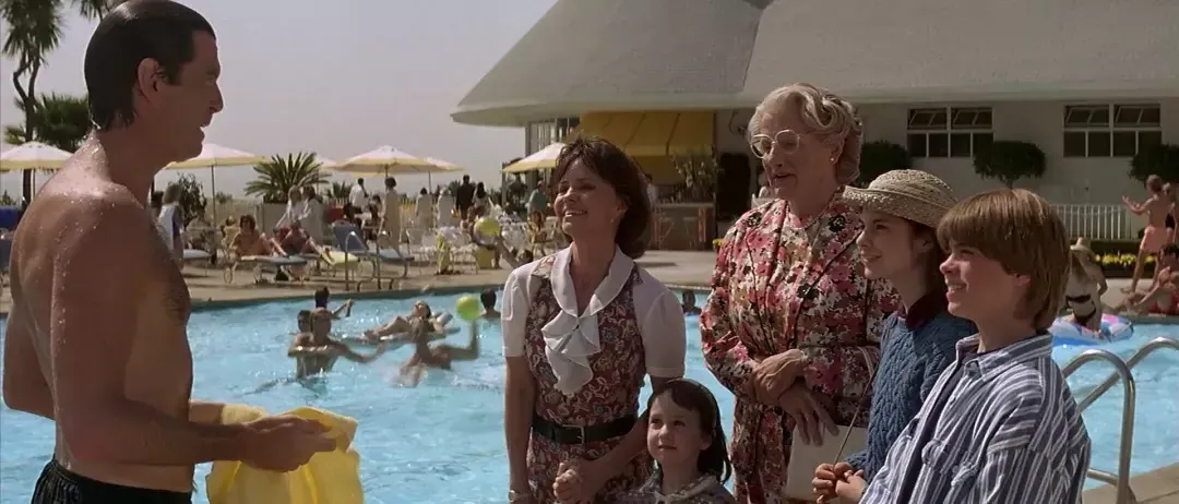 Pool scene from the Mrs. Doubtfire movie